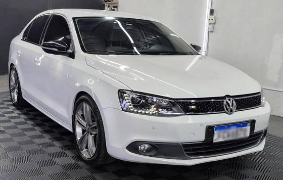 VOLKSWAGEN JETTA 2.0 TSI HIGHLINE 211CV GASOLINA 4P TIPTRONIC VOLKSWAGEN JETTA 2.0 TSI HIGHLINE 211CV GASOLINA 4P TIPTRONIC